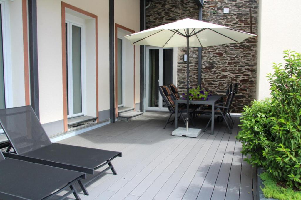 Moselromance - Luxusapartment - Grosse Terrasse - Ruhige Lage Traben-Trarbach Zewnętrze zdjęcie